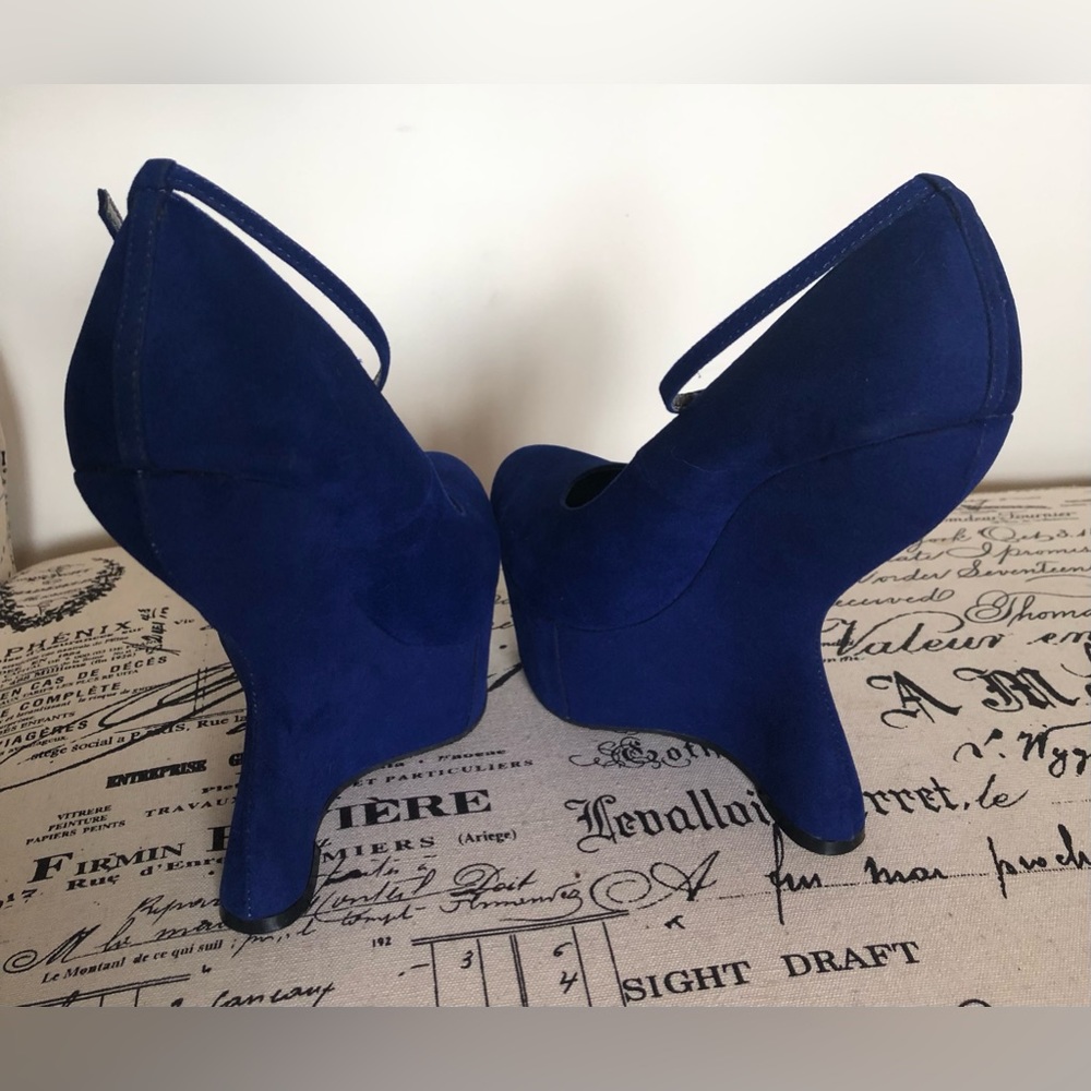 Wedges;Steve Madden;”Gravityy”;Vegan Suede;Adjustable Ankle Strap w/Buckle; Blue - Picture 5 of 9